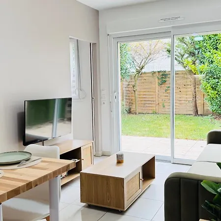 L'ecrin Douceur - Parking Privee & Proche Gare 아파트